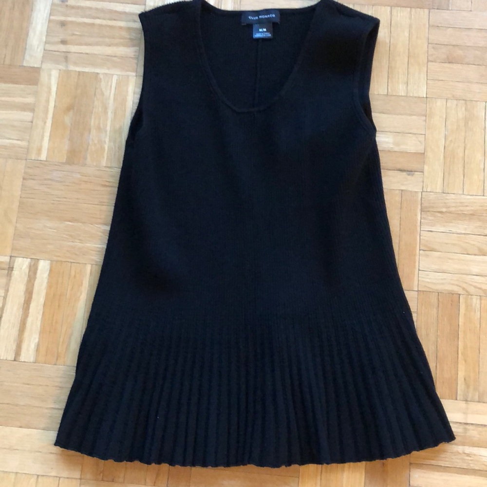 Club monaco black size medium sleeveless top. Excellent quality. Worn once